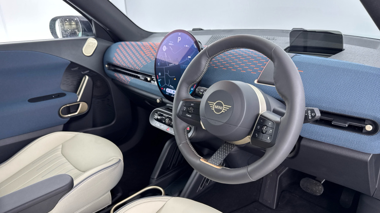 MINI Aceman 135kW E Classic 43kWh 5dr Auto Electric Hatchback